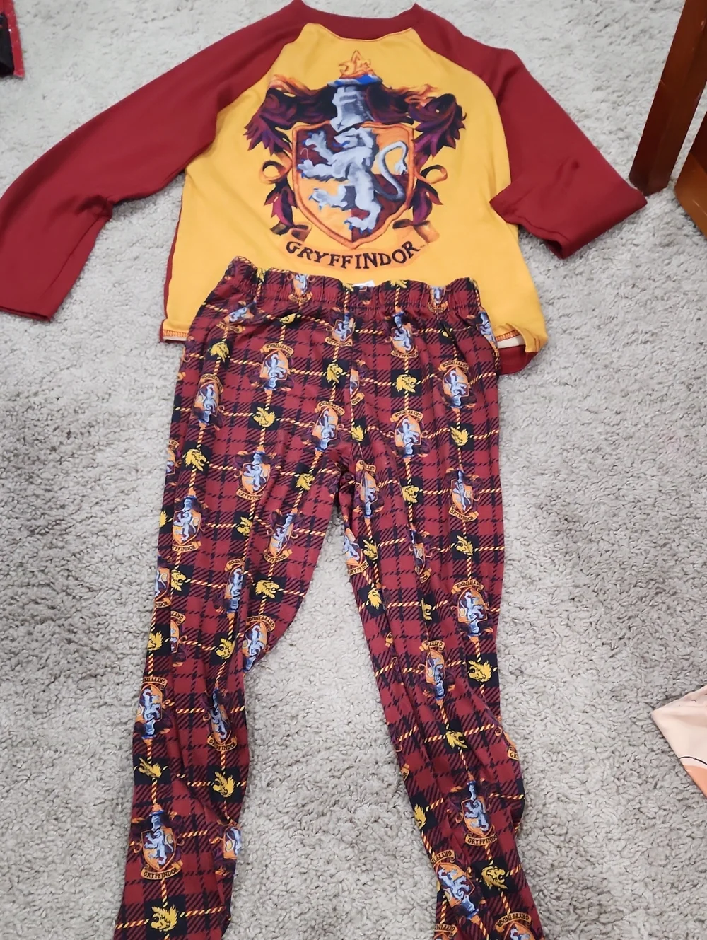 Warner Bros. Kids Gryffindor Two-Piece Pajama Set in Yellow & Red